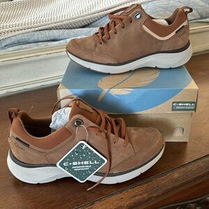 Clark’s Walking Shoe 8 WW